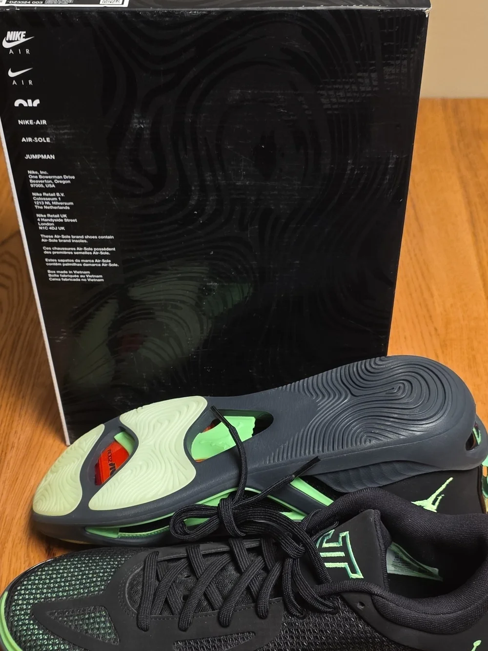Jordan Men's Sneakers in Black with Green and Red Jumpman